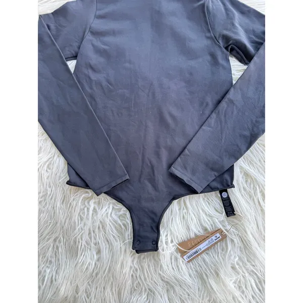 Skims Essential Crew Neck Long Sleeve Bodysuit Onyx Size S/M - Image 5