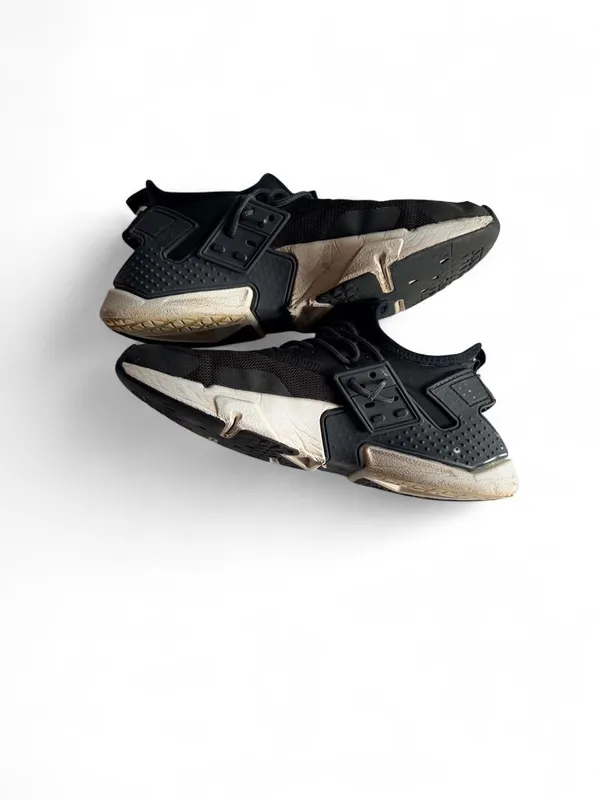 Nike Air Huarache Run Triple Black Men’s 8 - Image 3