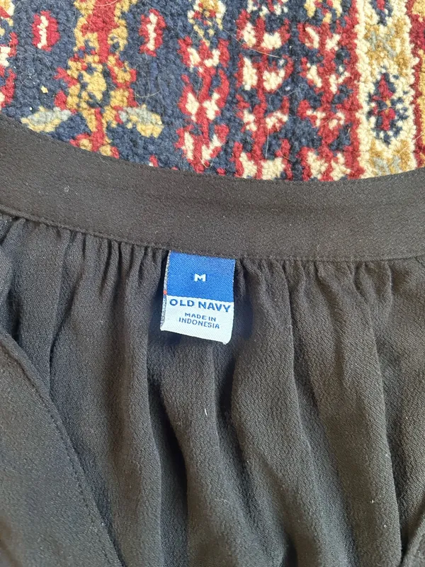 Old navy top - Image 2