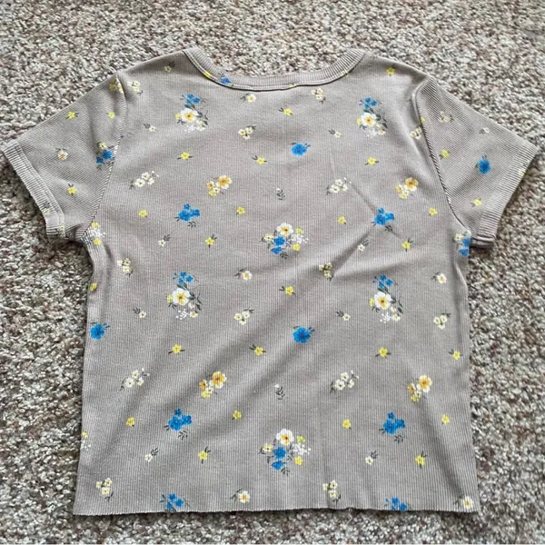 Forever 21 Women’s Floral Tee in Beige - Image 3
