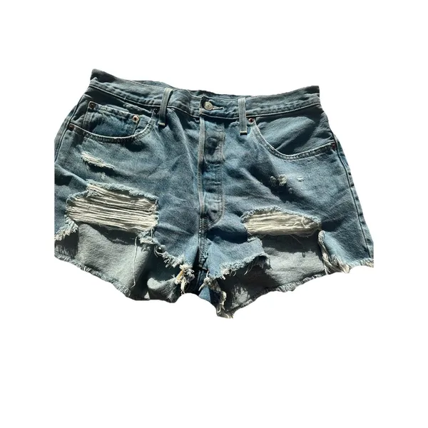 Levi’s 501 Women’s Cut Off Denim Shorts Size W32 Ripped Distressed - Image 3