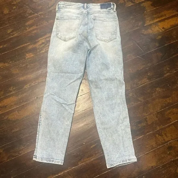 Risen distressed acid wash straight leg 5/27 boutique jeans - Image 4
