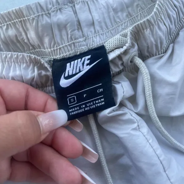 Nike Women’s Sportswear Light Bone Jogger Pants - Small - Image 7