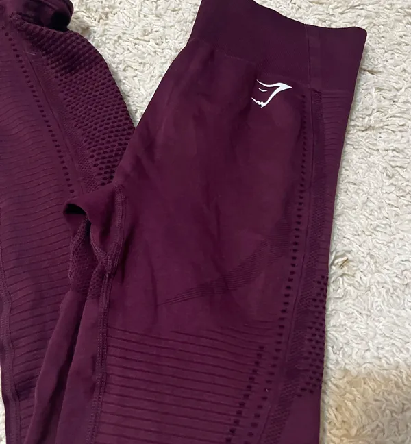 Gymshark Maroon Seamless Leggings Size Medium - Image 2
