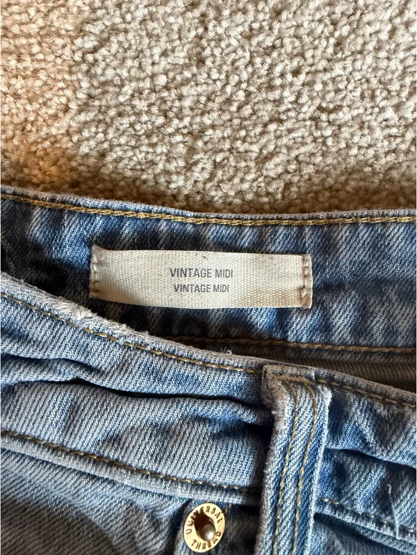 Universal Thread Vintage Midi Front Button Shorts - Image 4