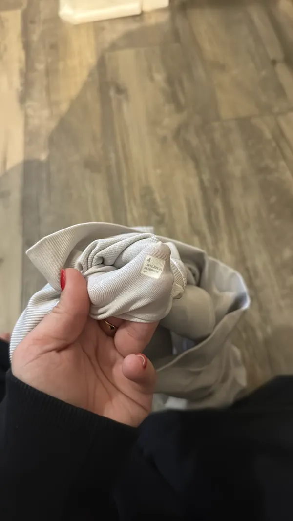 White Lululemon Tank - Image 4