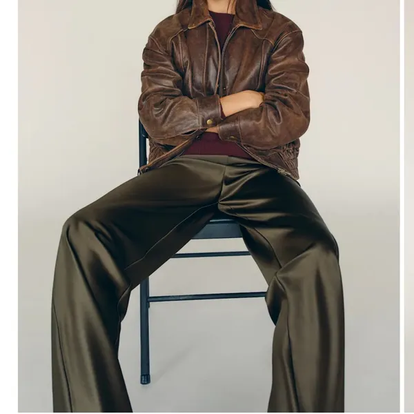 Aritzia Wilfred The Lodge Pant Satin Dark Olive - Image 5