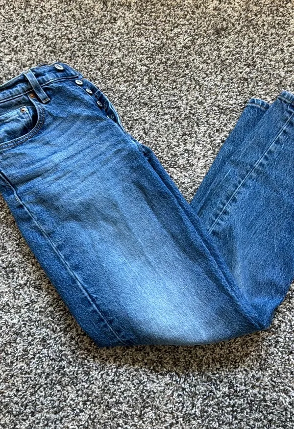 Levi’s 501 Mom Jeans High-Rise - Image 3