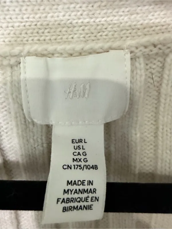 H&M Cream Ribbed V-Neck Sweater - Image 2