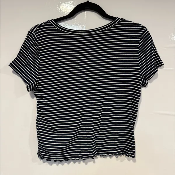 Blue and white stripe Hollister tie up short sleeve‎ - Image 4
