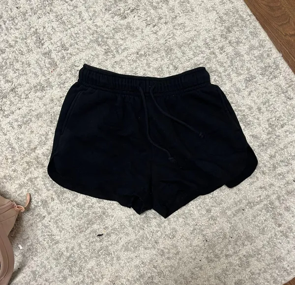 cropped black sweat shorts Size M - Image 4
