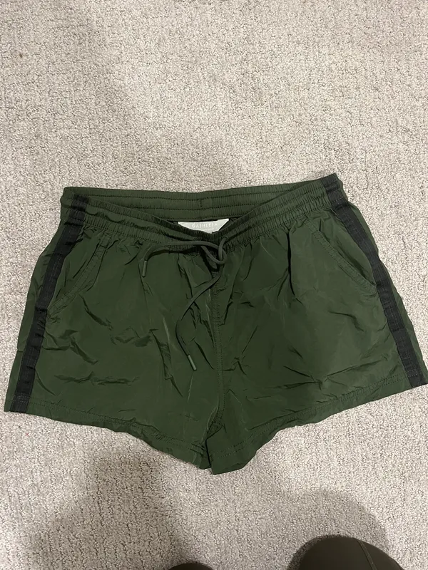Athleta Expedition Shorts - Image 6