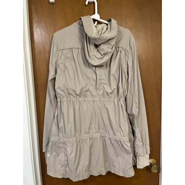 Lululemon lightweight apres anorak jacket please read! - Image 2