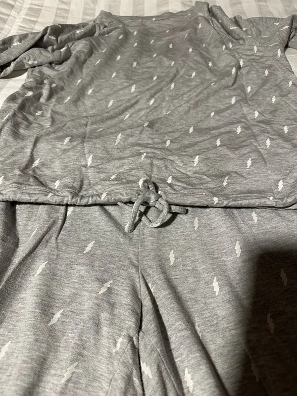 Gap Grey lightening bolts set - Image 3