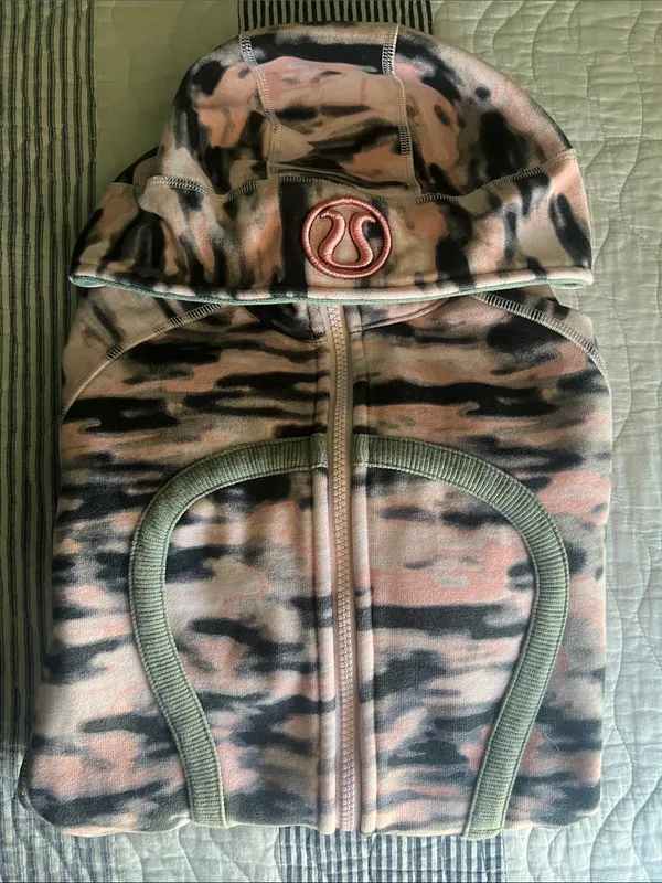 lululemon athletica Pink Camo Scuba hoodie sz6 - Image 2