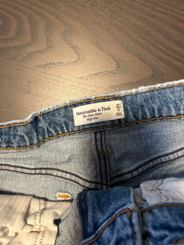 Abercrombie & Fitch mom rise shorts - Image 3