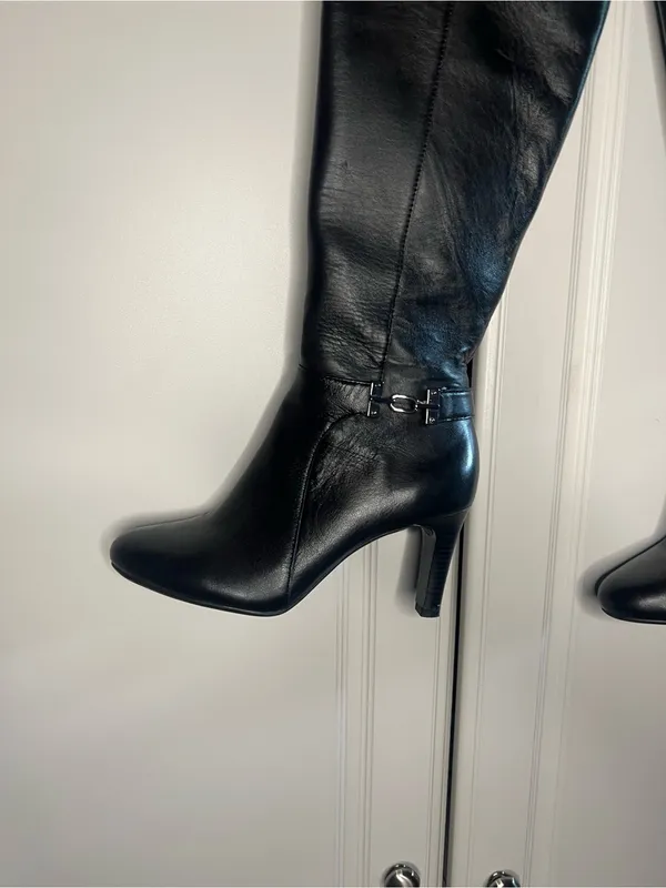 Bandolino Black Leather Knee High Heeled Boots - Image 10