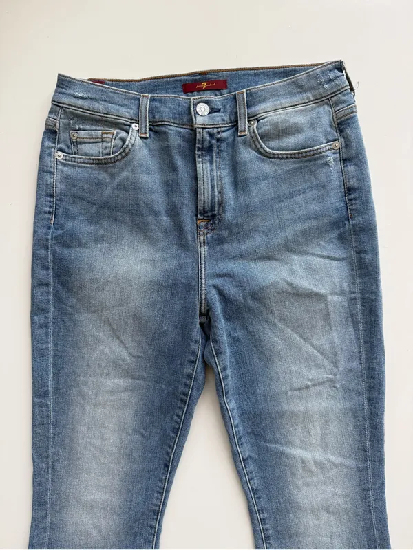 7 For All Mankind Flared Cropped Jeans Size 28 - Image 2