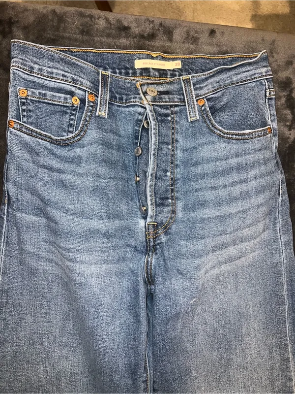 Levi’s Ribcage Straight Jean Size 28 - Image 13