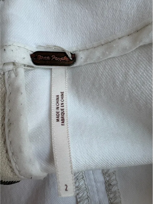 Free People Women's White Denim Mini Skirt Size 2 with Back Zipper - Image 5