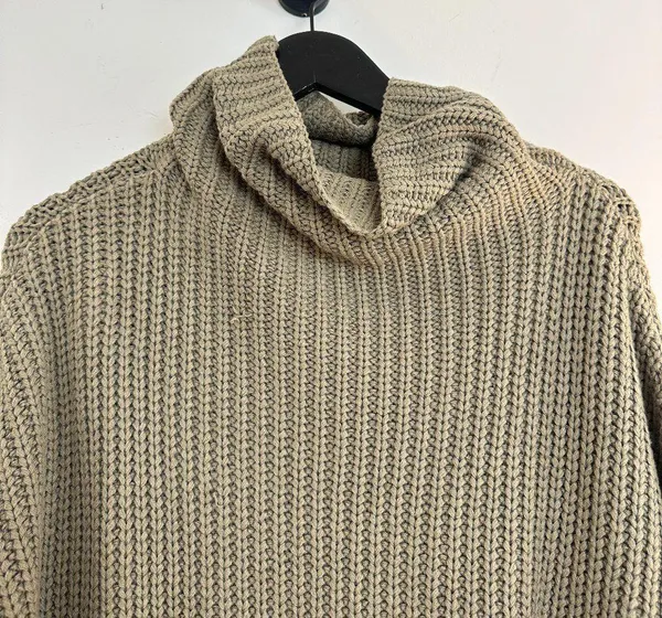 FREE PEOPLE Swim Too Deep Turtleneck Sweater in Olive Stone Size X-Small - Image 6