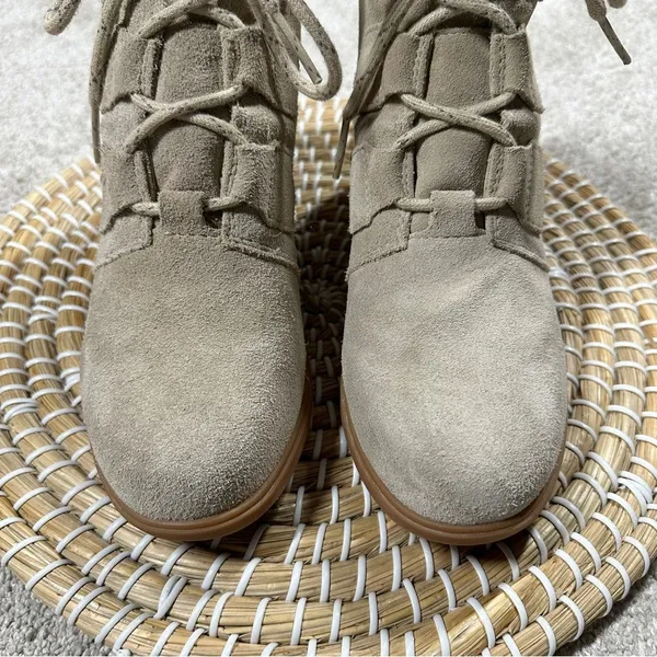 Sorel Women’s Evie Lace-Up Waterproof Suede Ankle Bootie Casual in Beige 7.5 - Image 7
