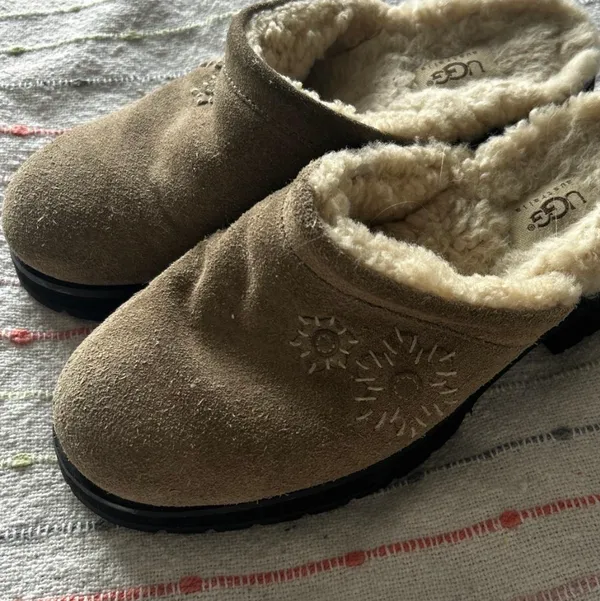 UGG Platform Clogs - Image 3