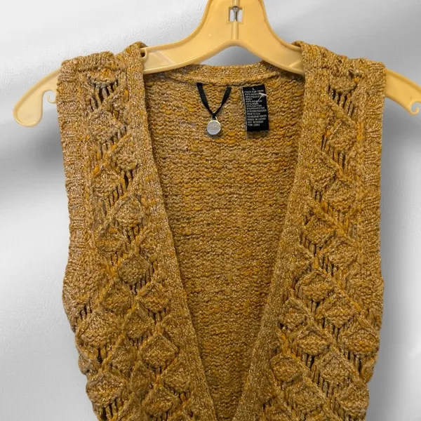 BKE‎ Boutiuqe Sweater Vest with Belt - Image 2