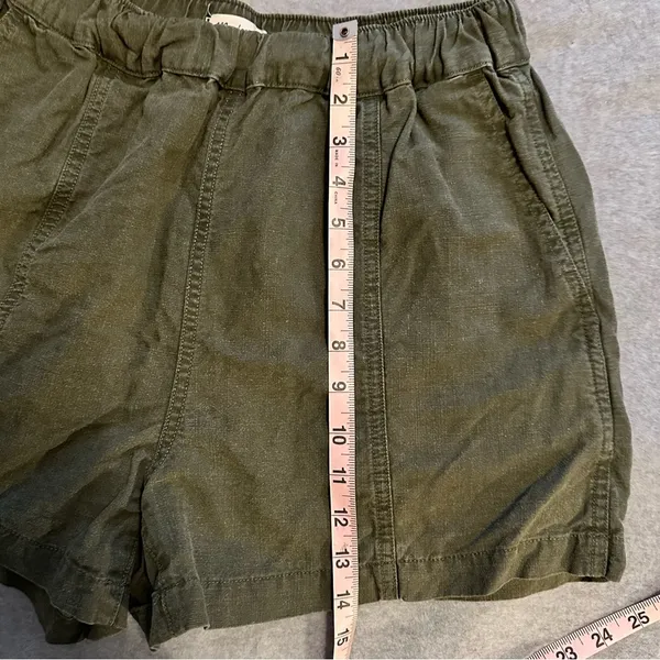 Madewell Olive pull on shorts size S - Image 3