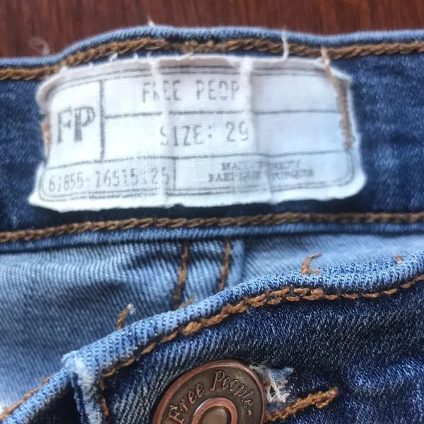 Free People Cropped Distressed High Rise Jeans Women's Size 29 - Image 9