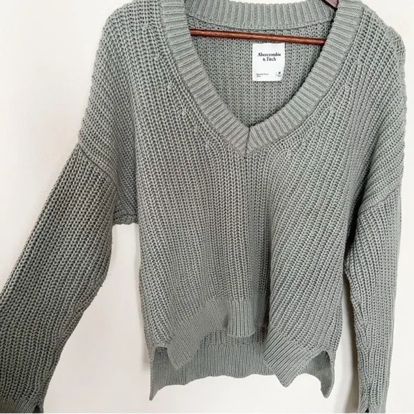 Abercrombie & Fitch Chunky knit V-neck Sweater Pullover Relaxed Fit Size Medium - Image 6