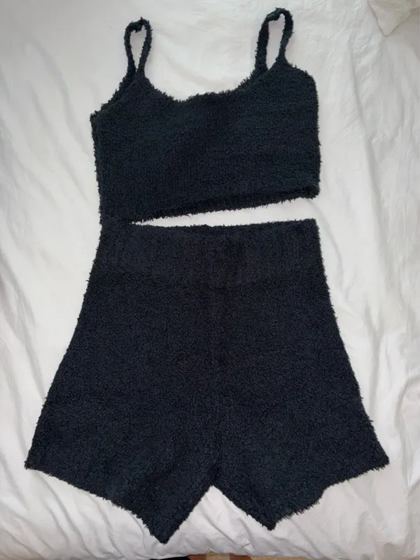 SKIMS Fuzzy Set Lounge black S/M - Image 2