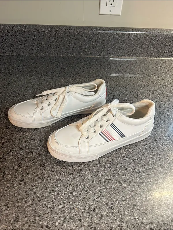 Tommy Hilfiger White Sneakers with Navy & Red Accent - Image 3