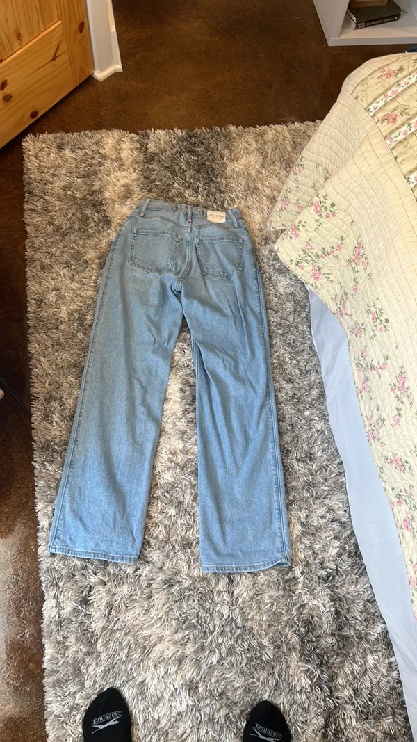 Hollister women’s , high waisted dad jeans - Image 3