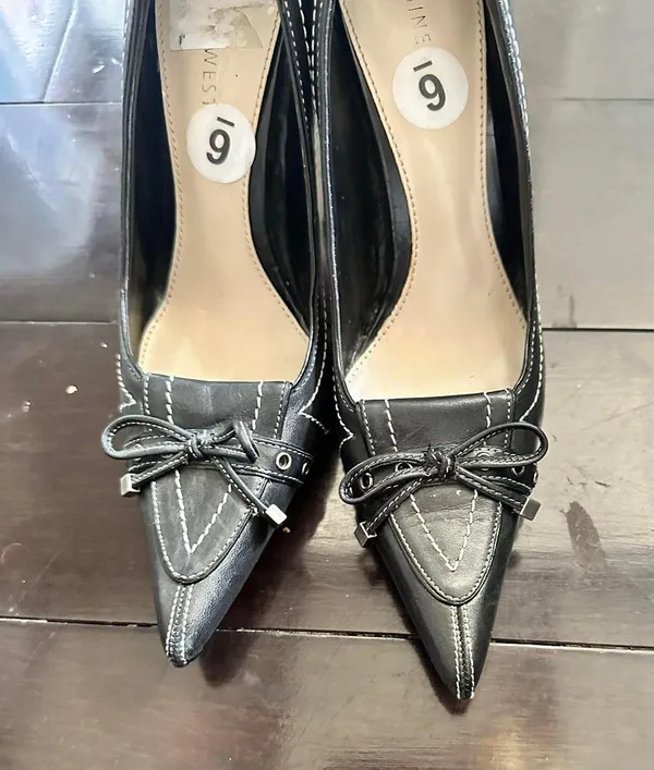Nine West black & white stitched coquette pointy heels - Image 5