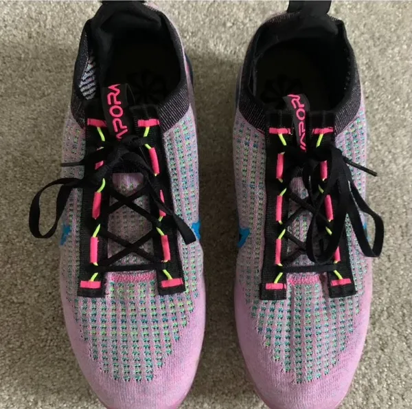 Nike Women’s  Air Vapormaxes 2022 - Image 4