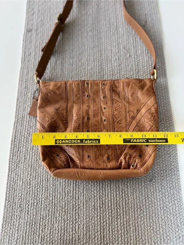 Vintage 90s Cabin Creek Tan Tooled Leather Studded Purse - Image 5