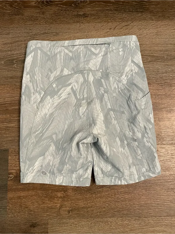 Lululemon Swift Speed High-Women's Patterned Performance Shorts Size 6 - Image 2