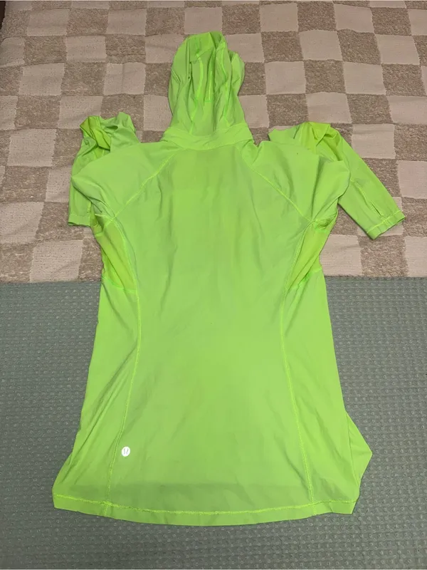 Lululemon‎ Runbeam Hoodie Zippy Green - Image 3