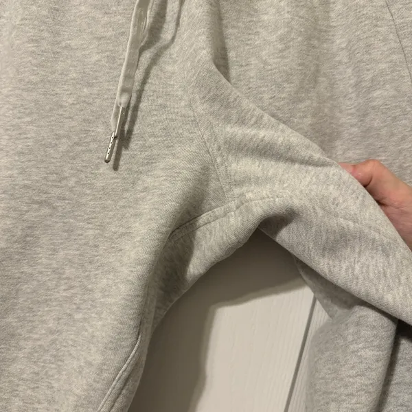 Lululemon Scuba Jogger Size 12 Light Heathered Grey - Image 5