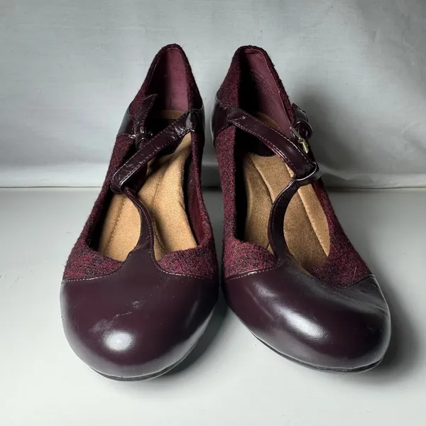 Giani Bernini Vineza Size 6 Memory Foam Burgundy Sweater Tweed Heels T-Strap 60s - Image 4
