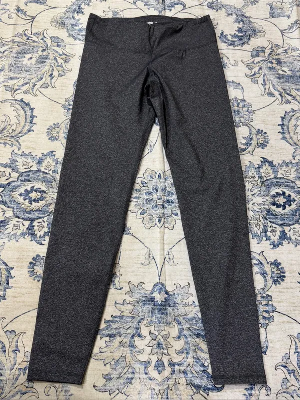 Old Navy Active Leggings - Image 2