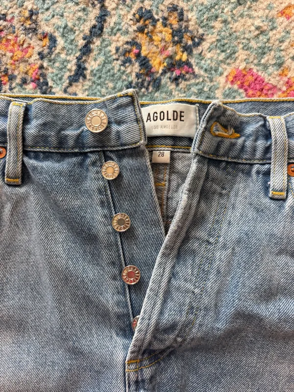 AGOLDE Denim Shorts - Size 28 - Never worn!!! - Image 4