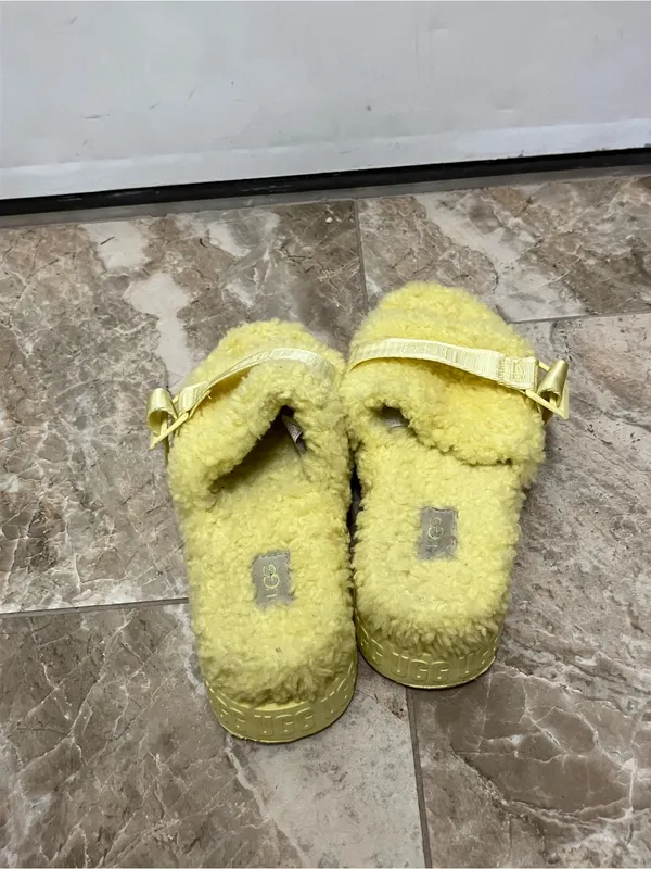 Ugg Winter Fluffita Sherpa Yellow Platform Slippers Womens Size 5 - Image 7