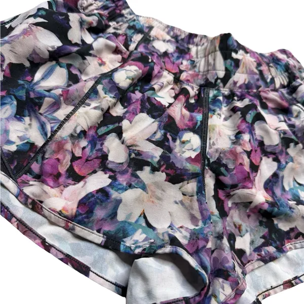 ✨ Lululemon Hotty‎ Hot Utopia Multi Deep Phantom Shorts Size 4 ✨ - Image 3