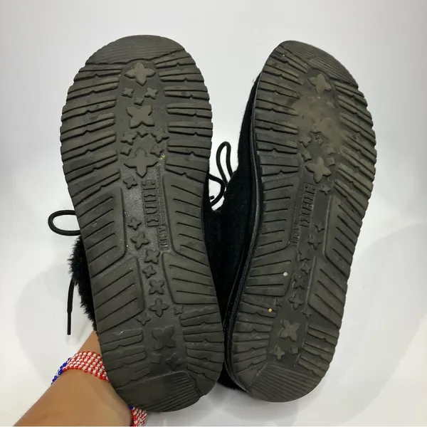 Hey Dude‎ Britt all black faux fur lace up fold over shoes women’s size 7 - Image 7
