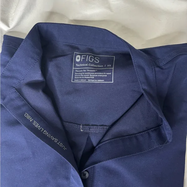 Figs Navy Oversized Rafaela Scrub Top - Image 2