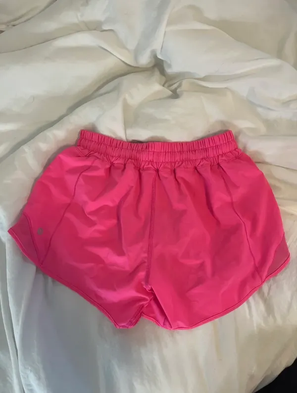 Lululemon Hotty Hot 4" - Image 2