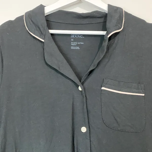 Stars Above Women’s Short Sleeve Pocket Front Button Sleepwear Shirt Black NWT - Image 2