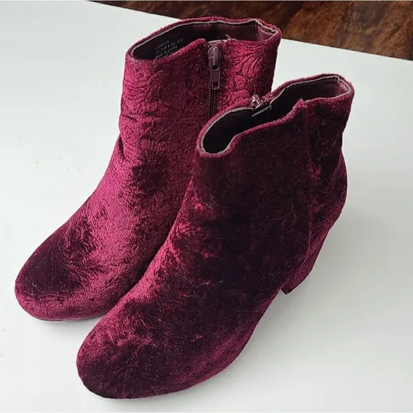 ‎Floral Women's Red Ankle Booties Size 7 - Image 2
